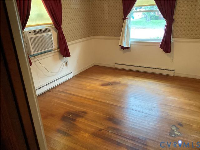 7907 Topaz Rd, Henrico, VA 23228