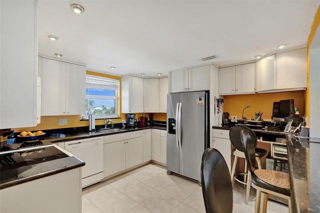 1051 Hillsboro Mile 307e, Hillsboro Beach, FL 33062