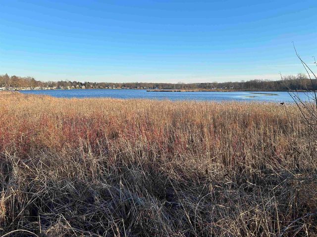 753 Vaniman Island Drive, Brooklyn, MI 49230