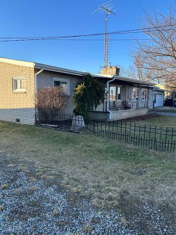 753 Vaniman Island Drive, Brooklyn, MI 49230