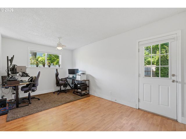 405 Sw ELMWOOD Ave, Mc Minnville, OR 97128