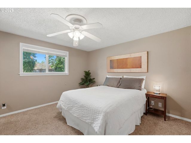 405 Sw ELMWOOD Ave, Mc Minnville, OR 97128