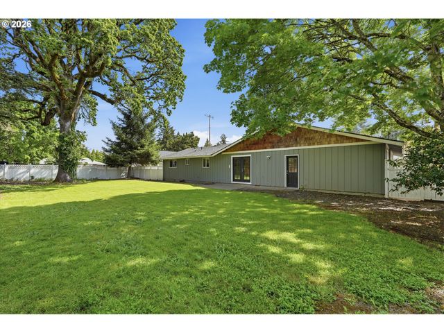 405 Sw ELMWOOD Ave, Mc Minnville, OR 97128