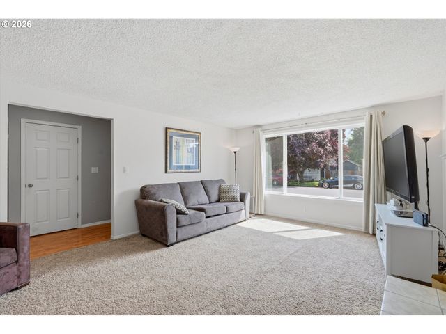 405 Sw ELMWOOD Ave, Mc Minnville, OR 97128