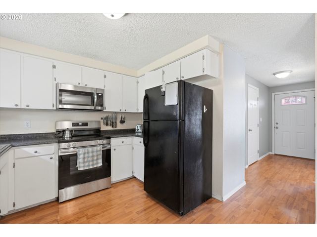 405 Sw ELMWOOD Ave, Mc Minnville, OR 97128