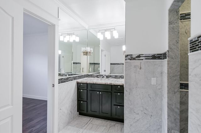 5328 E Pinchot Avenue, Phoenix, AZ 85018