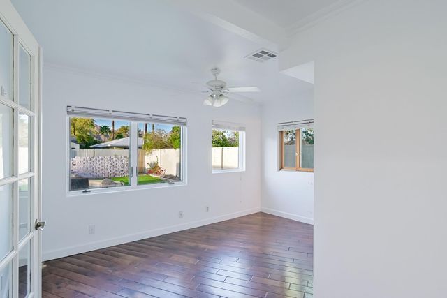 5328 E Pinchot Avenue, Phoenix, AZ 85018