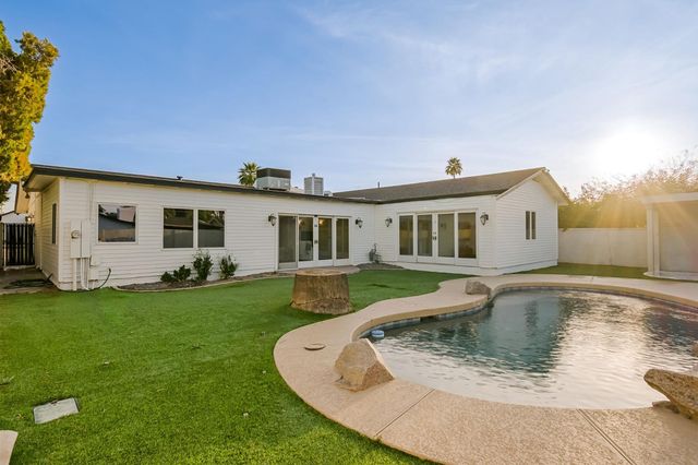 5328 E Pinchot Avenue, Phoenix, AZ 85018