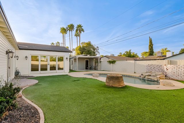 5328 E Pinchot Avenue, Phoenix, AZ 85018
