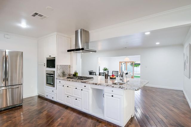 5328 E Pinchot Avenue, Phoenix, AZ 85018