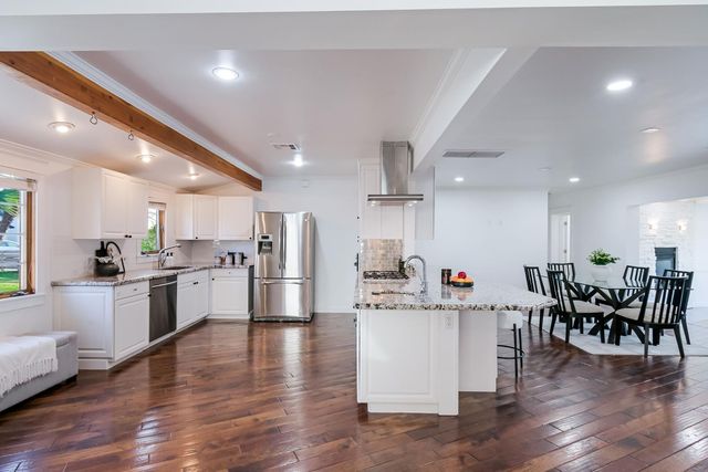 5328 E Pinchot Avenue, Phoenix, AZ 85018