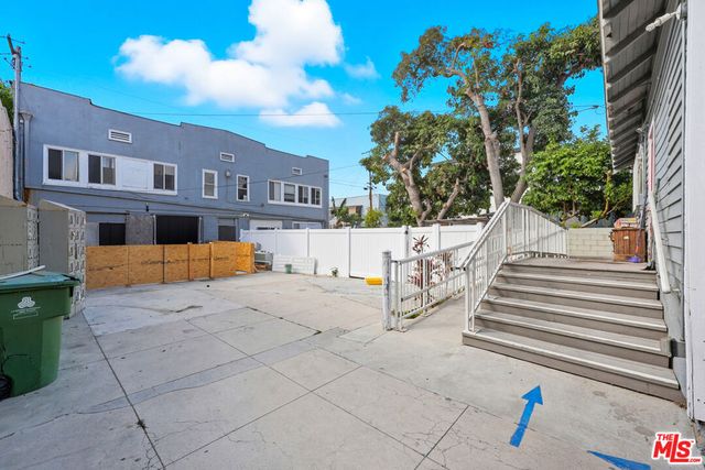 522 W Vernon Avenue, Los Angeles, CA 90037