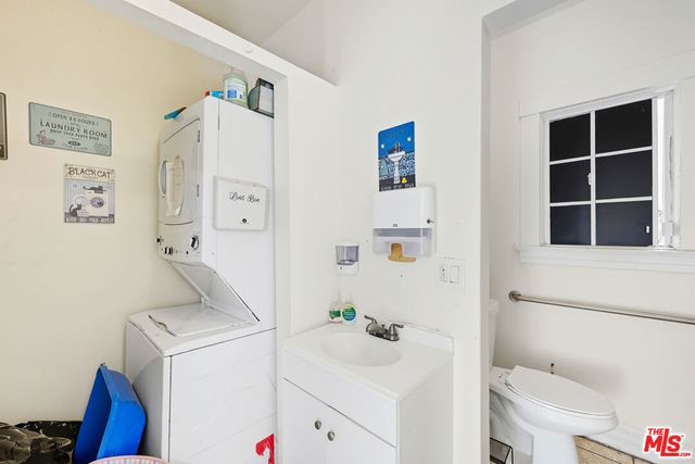 522 W Vernon Avenue, Los Angeles, CA 90037