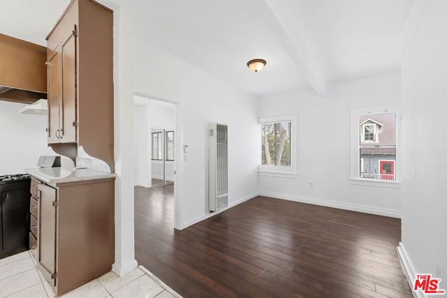 522 W Vernon Avenue, Los Angeles, CA 90037