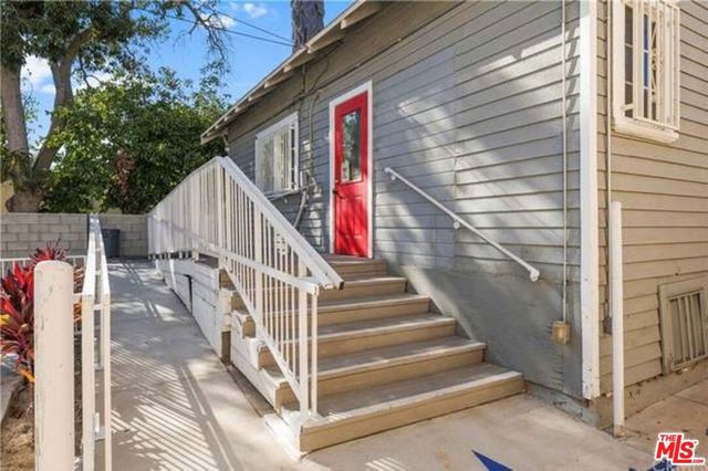 522 W Vernon Avenue, Los Angeles, CA 90037