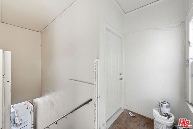 522 W Vernon Avenue, Los Angeles, CA 90037