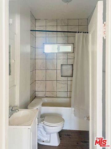 522 W Vernon Avenue, Los Angeles, CA 90037