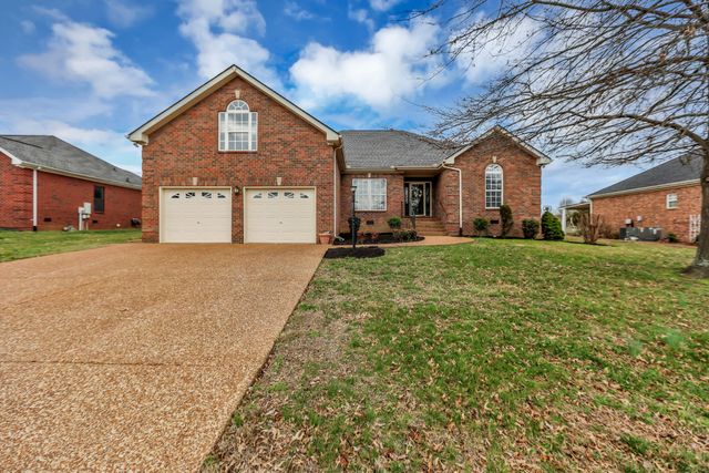 1043 Whitley Pl, Hendersonville, TN 37075