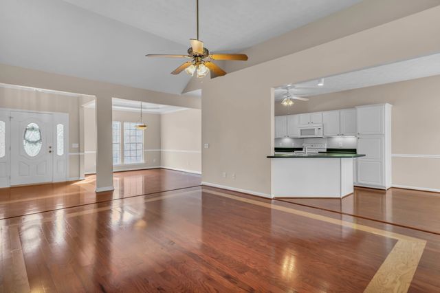 1043 Whitley Pl, Hendersonville, TN 37075