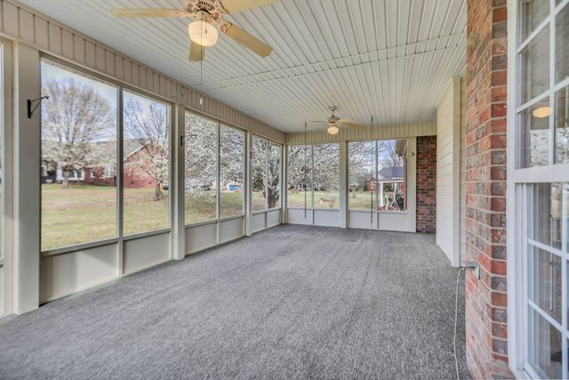 1043 Whitley Pl, Hendersonville, TN 37075