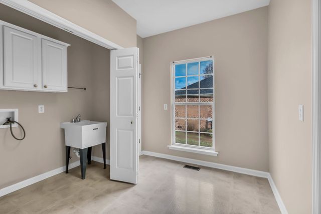 1043 Whitley Pl, Hendersonville, TN 37075