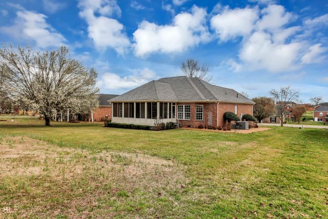 1043 Whitley Pl, Hendersonville, TN 37075