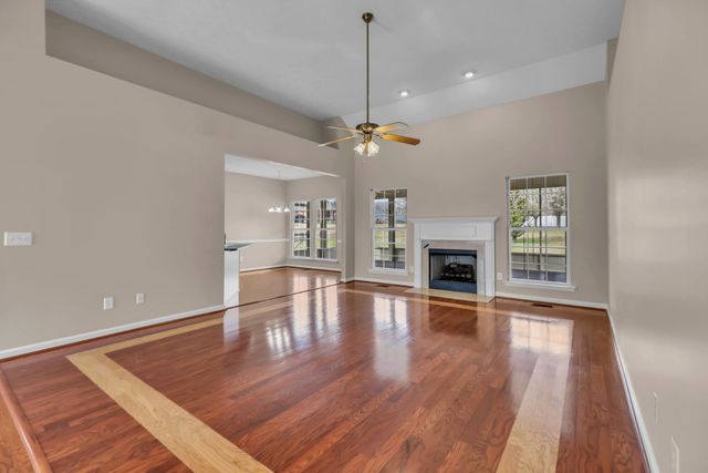 1043 Whitley Pl, Hendersonville, TN 37075