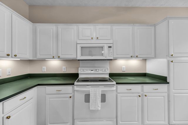 1043 Whitley Pl, Hendersonville, TN 37075