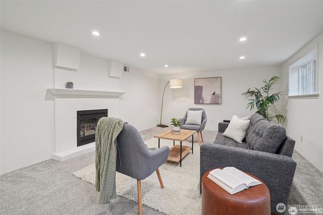 314 N 117th Street, Seattle, WA 98133