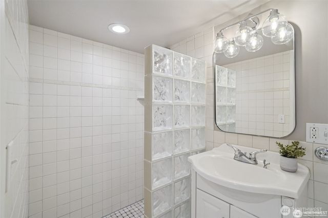314 N 117th Street, Seattle, WA 98133