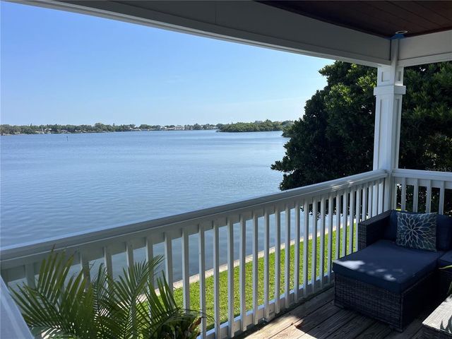 205 POMPANO DRIVE SE D, St Petersburg, FL 33705
