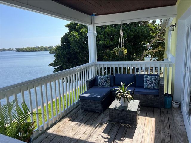 205 POMPANO DRIVE SE D, St Petersburg, FL 33705