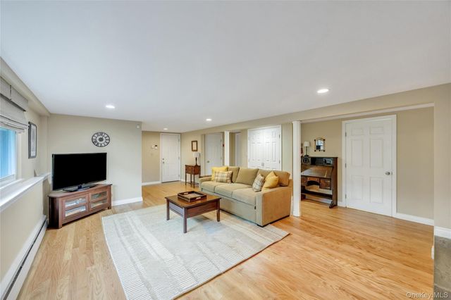 4 Long Hill Road, Smithtown, NY 11787