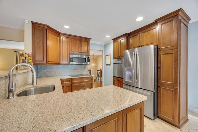 4 Long Hill Road, Smithtown, NY 11787