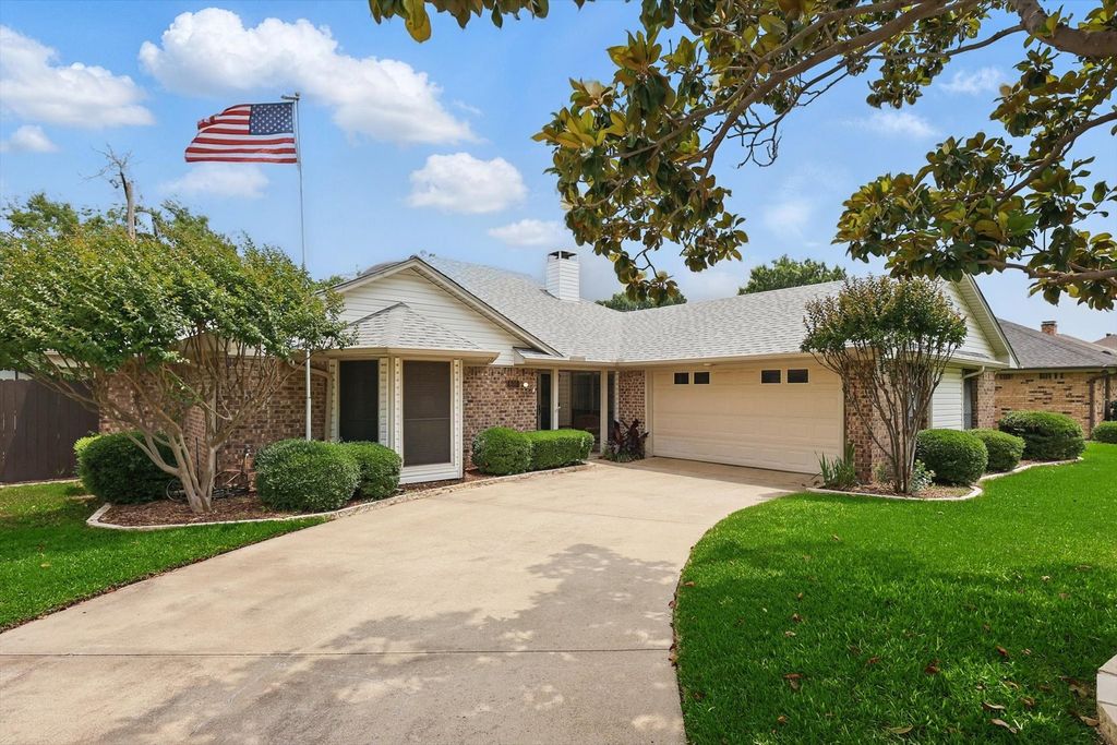 630 Park Lane, Highland Village, TX 75077