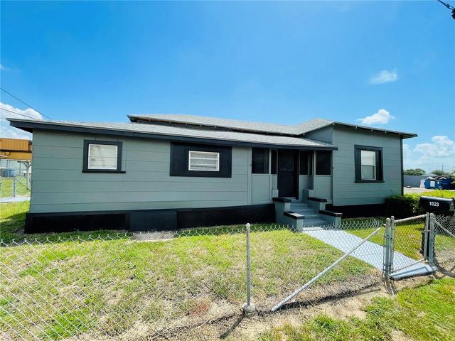 1023 AVENUE D, Haines City, FL 33844
