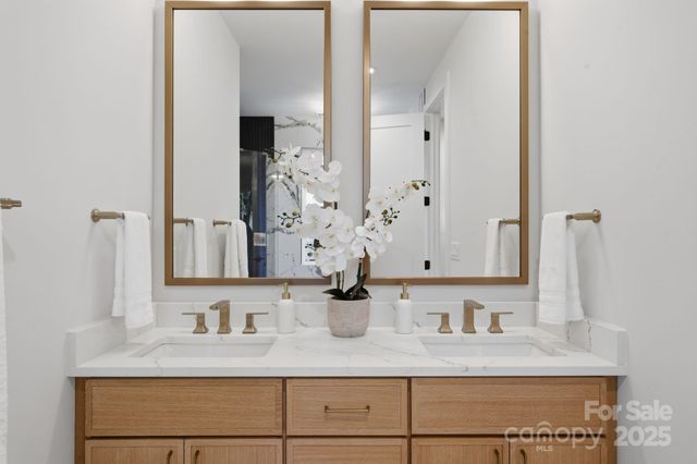 4658 Murrayhill Road, Charlotte, NC 28209