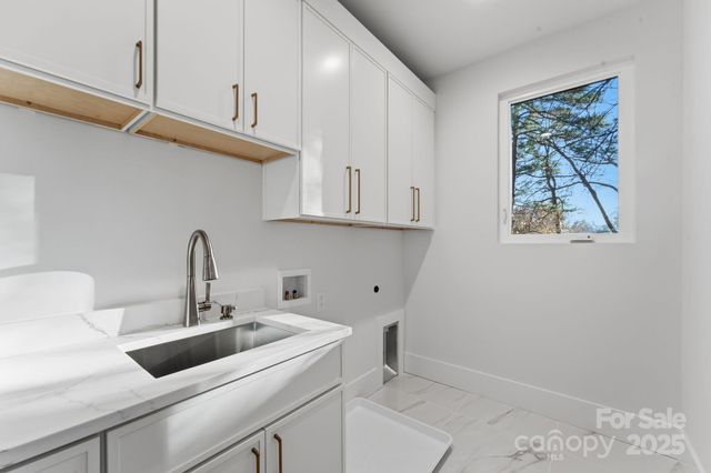 4658 Murrayhill Road, Charlotte, NC 28209