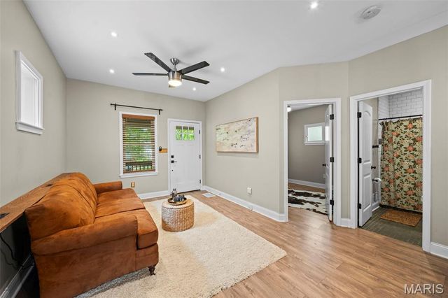 4724 Hummel Avenue, St Louis, MO 63116
