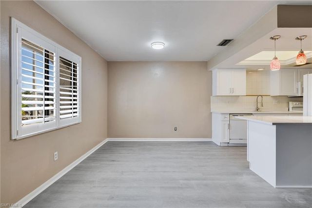 1113 Cape Coral PKWY W # 101, Cape Coral, FL 33914