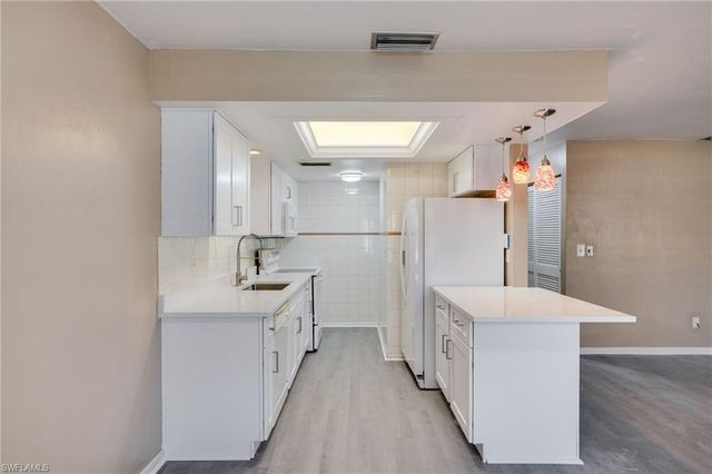 1113 Cape Coral PKWY W # 101, Cape Coral, FL 33914