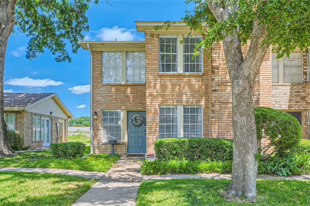 511 Towne House Lane, Richardson, TX 75081