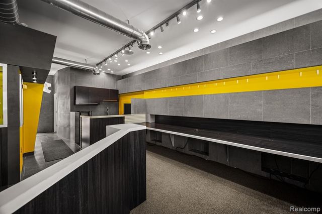 2409 Voorheis Street, Waterford, MI 48341