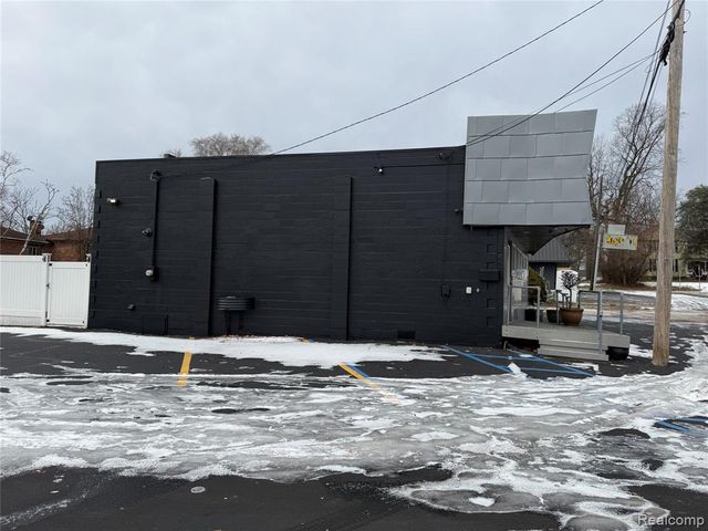 2409 Voorheis Street, Waterford, MI 48341