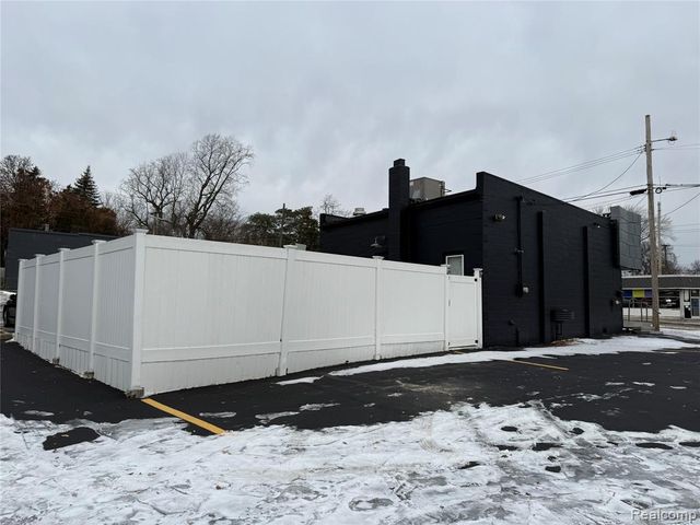 2409 Voorheis Street, Waterford, MI 48341