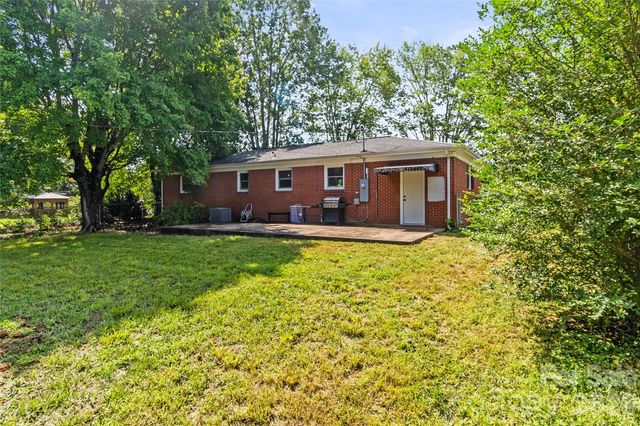 704 Pineburr Avenue SW, Valdese, NC 28690
