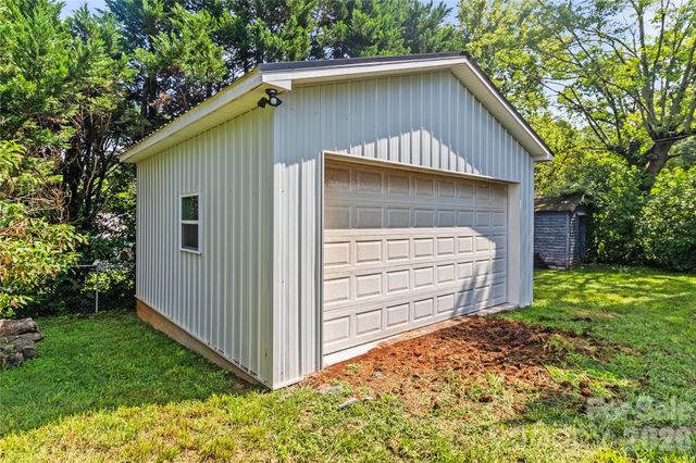 704 Pineburr Avenue SW, Valdese, NC 28690