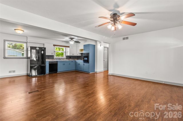 704 Pineburr Avenue SW, Valdese, NC 28690