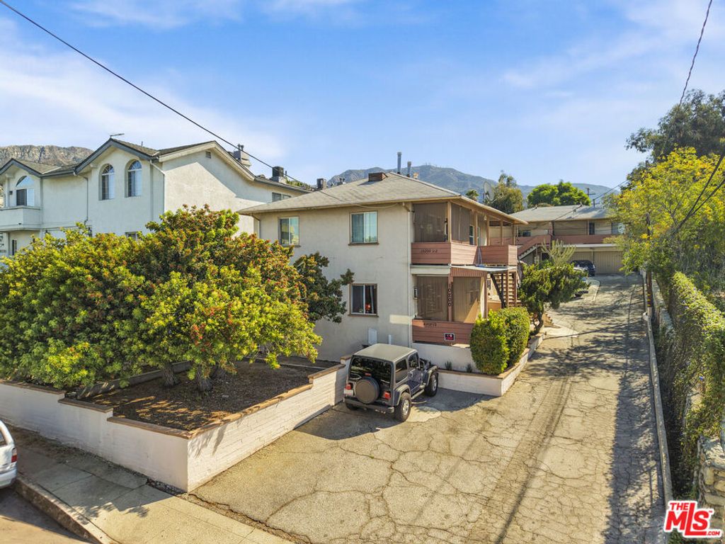 10200 Pinewood Avenue, Tujunga, CA 91042 — exterior