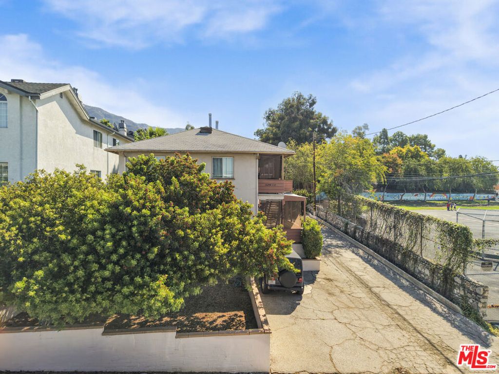 10200 Pinewood Avenue, Tujunga, CA 91042 — photo 2